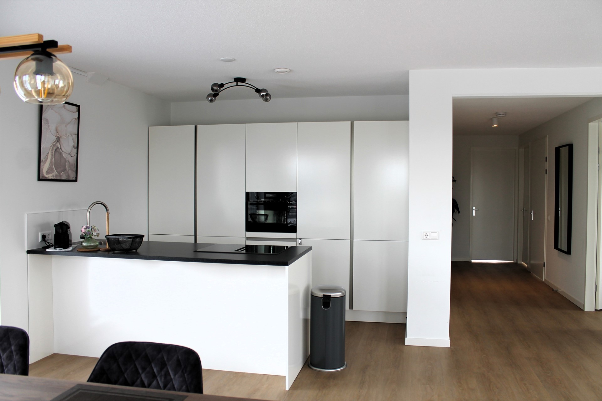 Keuken en hal van Project Zaandam 44R